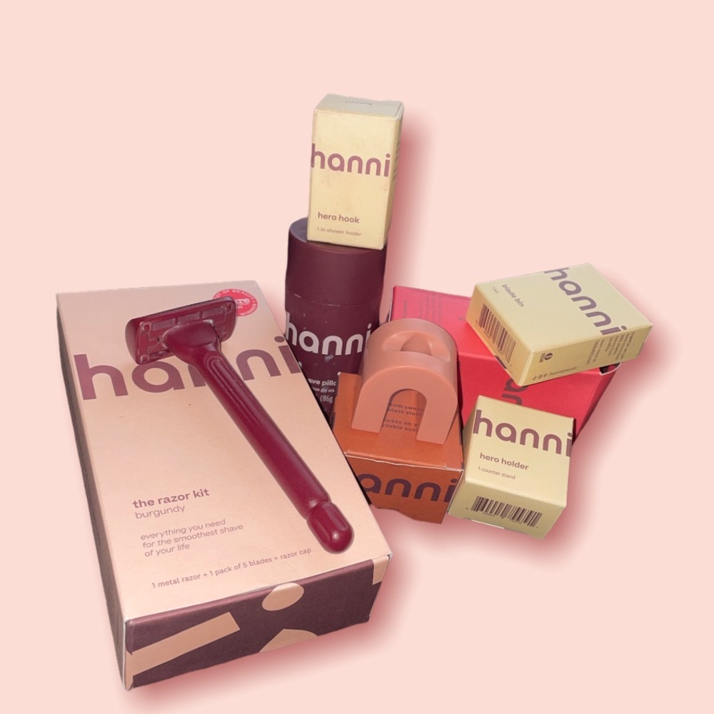 Hanni weighted razor in burgundy with box